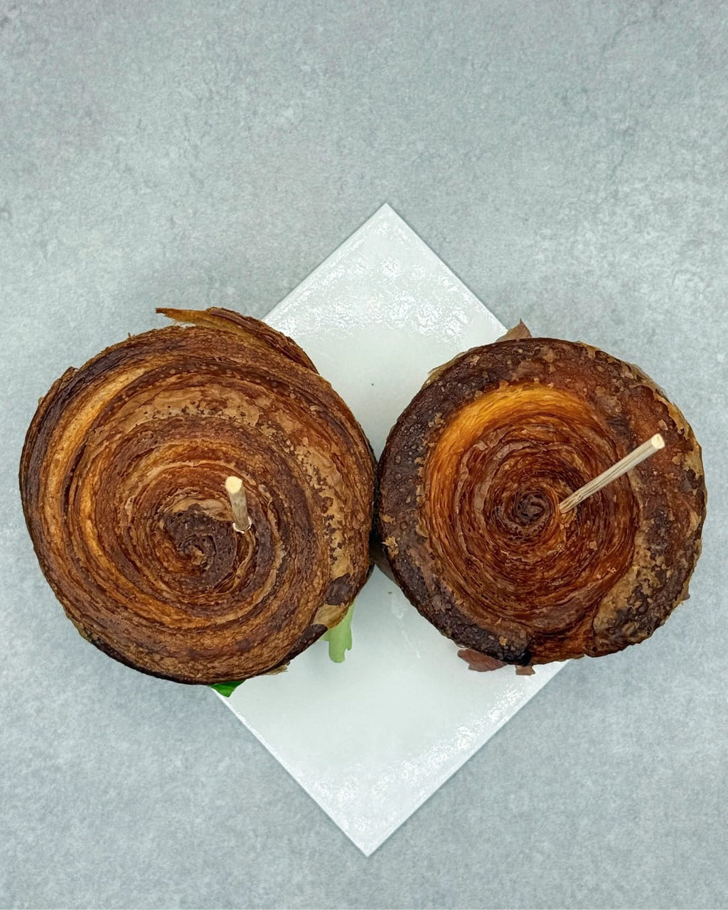 Duo de sandwich feuilletés - Spéciaux de la saison - Fiston Brussels