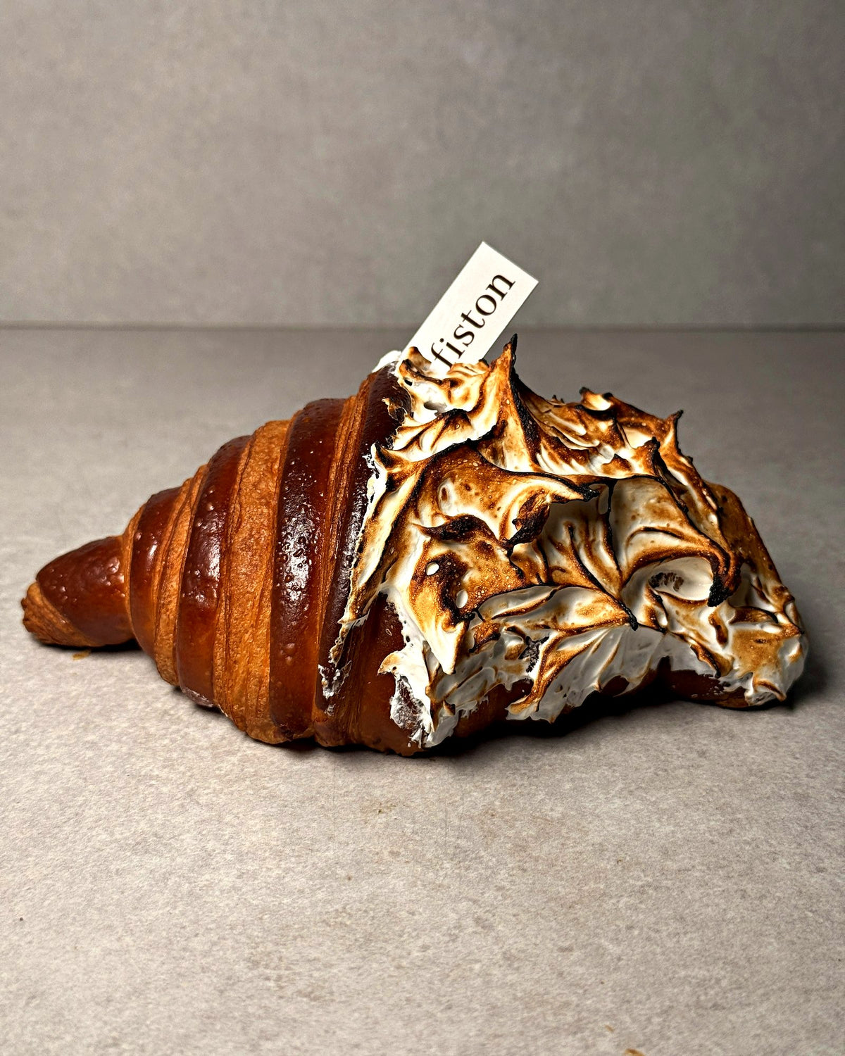 Croissant Citron Meringué - Spéciaux de la saison - Fiston Brussels